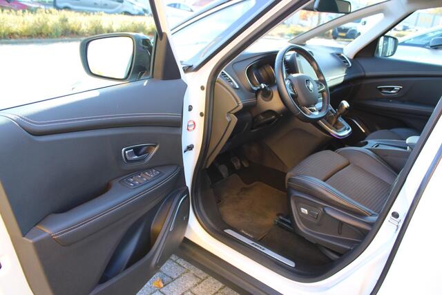 Renault SCENIC TCe 130 Bose | Panoramisch Glazen Dak | Afn Trekhaak | Dealer Onderhouden |