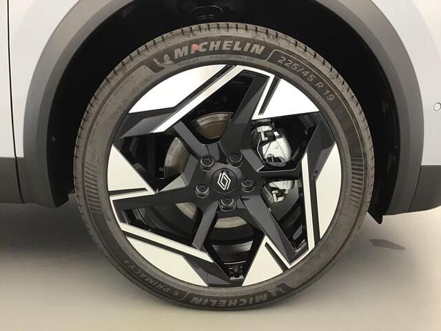 Renault Symbioz 1.6 E-Tech full hybrid 145 iconic PACK LIGHT & SOUND (SOLARBAY GLAZEN DAK/HARMAN KARDON) 360GR. CAMERA/ PACK WINTER (VERWARBARE STOELEN, STUUR EN VOORRUIT) / ETC... FULL OPTIONS! RIJKLAAR!