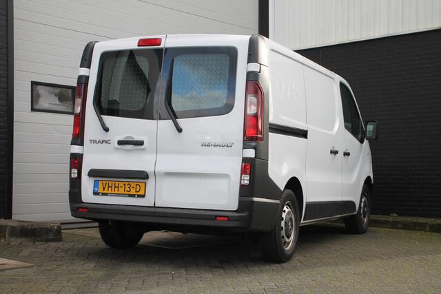 Renault TRAFIC 2.0 dCi 120PK - EURO 6 - Airco - Navi - Cruise - ¤ 12.499,- Excl.