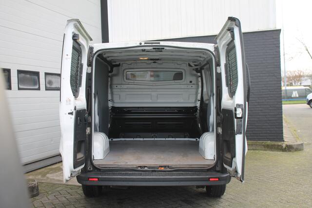 Renault TRAFIC 2.0 dCi 120PK - EURO 6 - Airco - Navi - Cruise - ¤ 12.499,- Excl.