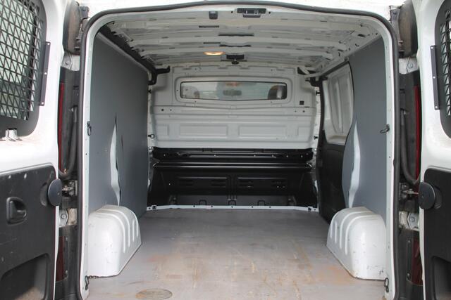 Renault TRAFIC 2.0 dCi 120PK - EURO 6 - Airco - Navi - Cruise - ¤ 12.499,- Excl.