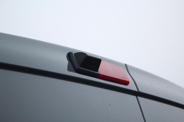 Renault TRAFIC 2.0dCi 150pk T30 L2H1 DC | 6-Zits | Carplay/Android | Camera | Lease 627,- p/m