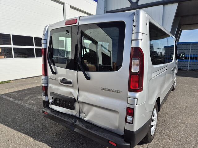 Renault TRAFIC 1.6 dCi passenger 8-pers 72.000km militair kenteken cvo airco cruise pdc achterschade Générique