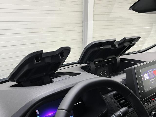 Renault TRAFIC E-Tech T29 L2H1 Advance 52 kWh / 3 Zitplaatsen / Achteruitrijcamera / Parkeersensoren Voor & Achter / Uit Voorraad Leverbaar / Apple Carplay/Android Auto /