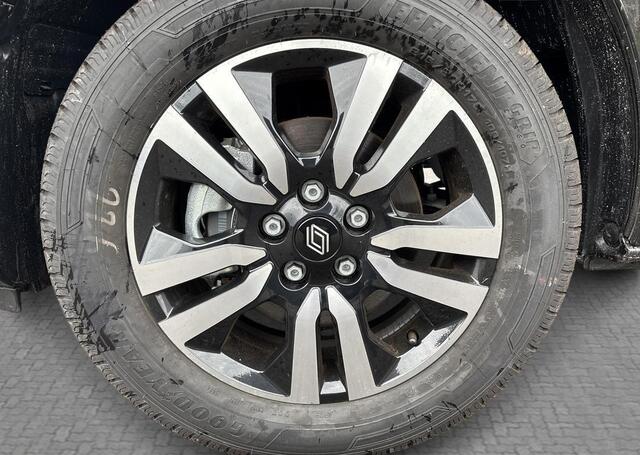 Renault TRAFIC 2.0 Blue dCi 170 EDC T30 L2H1 Extra - alarm,Trekhaak met Trailer Swing Control,Houten laadvloer (12 mm) voor intensief gebruik met anti-slipcoating,Zijschuifdeur links zonder ruit,17\" lichtmetalen velgen 'Avens Noir Diamantée'