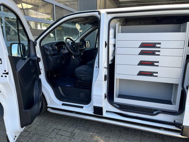 Renault TRAFIC 1.6 dCi 95 L1H1 2x Schuifdeur Kastinrichting Airco Cruise controle Kastinrichting 3-Persoons Telefoonverbinding Parkeersensoren achter Sitebars 1e eigenaar Euro 6 Dealer onderhouden
