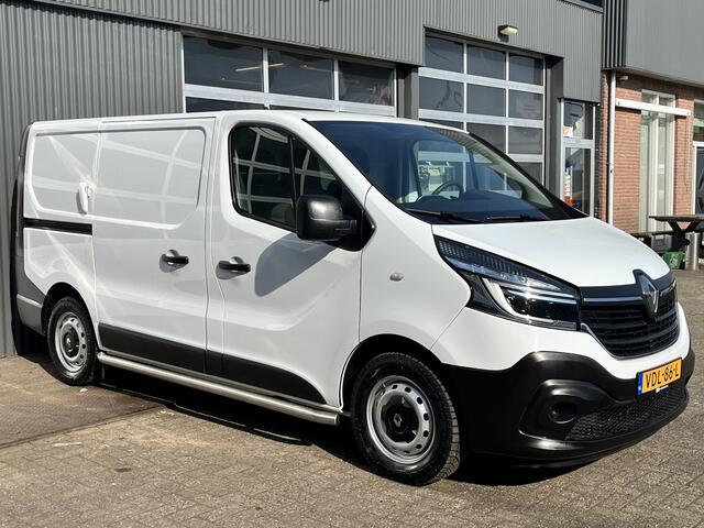 Renault TRAFIC 1.6 dCi L1H1 2x Schuifdeur Kastinrichting Airco Cruise controle Kastinrichting 3-Persoons Telefoonverbinding Parkeersensoren achter Sitebars 1e eigenaar Euro 6 Dealer onderhouden