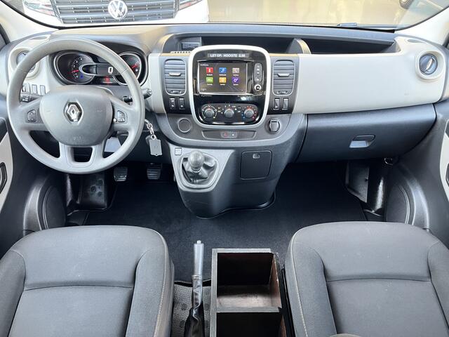 Renault TRAFIC 1.6 dCi T29 L2H2 Airco Navigatie Telefoonvoorbereiding Cruise controle 7-Persoons Omvormer Parkeerhulp achter Verlengde wielbasis 1e eigenaar Euro 6 Btw en Bpm vrij voor particulier gebruik !! Ex overheidsaut