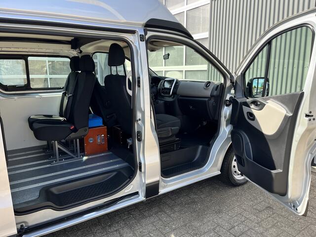 Renault TRAFIC 1.6 dCi T29 L2H2 Airco Navigatie Telefoonvoorbereiding Cruise controle 7-Persoons Omvormer Parkeerhulp achter Verlengde wielbasis 1e eigenaar Euro 6 Btw en Bpm vrij voor particulier gebruik !! Ex overheidsaut