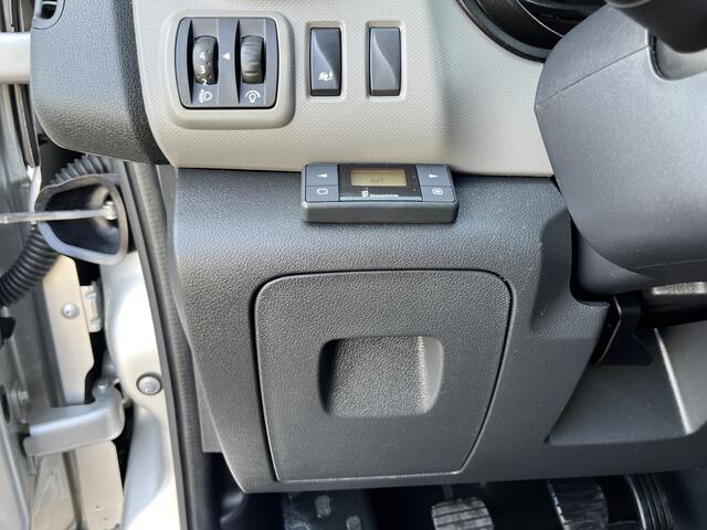 Renault TRAFIC 1.6 dCi T29 L2H2 Airco Navigatie Telefoonvoorbereiding Cruise controle 7-Persoons Omvormer Parkeerhulp achter Verlengde wielbasis 1e eigenaar Euro 6 Btw en Bpm vrij voor particulier gebruik !! Ex overheidsaut