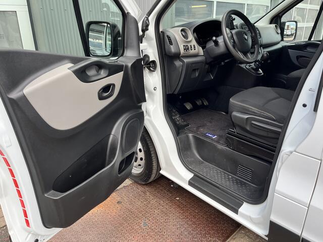 Renault TRAFIC 1.6 dCi L1H1 Airco Cruise control Kastinrichting Trekhaak 2000kg trekgewicht Parkeersensoren achter 2-Persoons Achterruitrij camera 1e eigenaar Omvormer Euro 6 Bpm vrij voor particulier gebruik!!