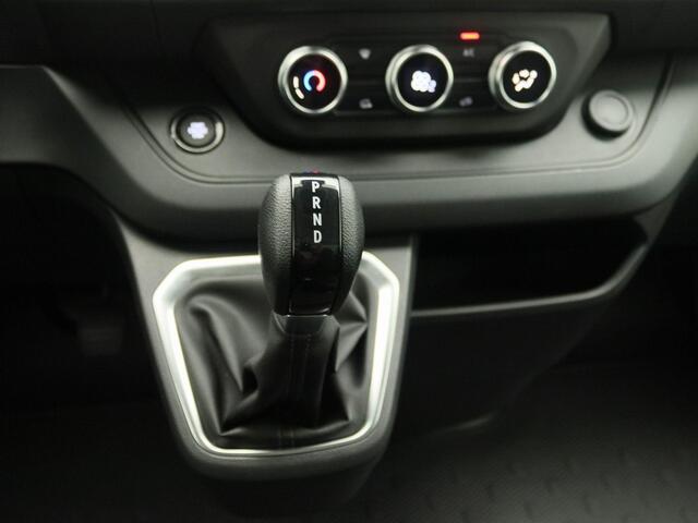 Renault TRAFIC E-Tech L2H1 T29 GB Comfort | Airbag voor passagier | LED-verlichting in de laadruimte | EASY LINK navigatiesysteem | Additionele parkeerhulp | Pack Vision | Stalen wielen 16" met wieldop 'Siras' in zilver |Reservewiel | Renault Handsfree Card |