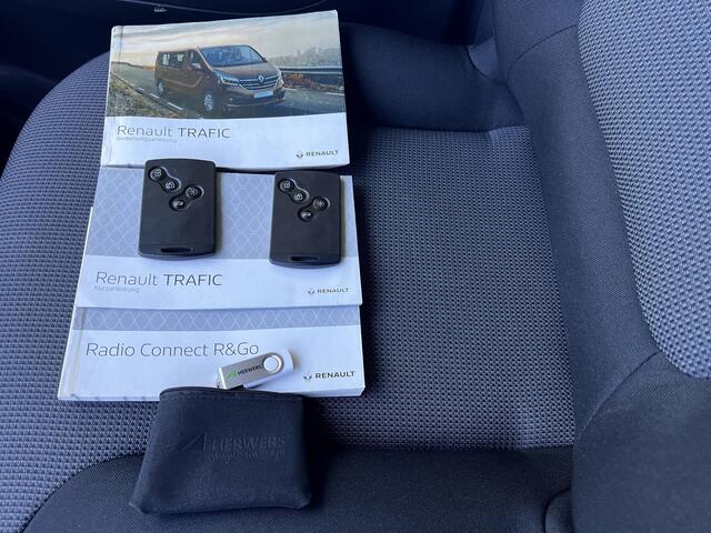 Renault TRAFIC 2.0 dCi 120 T29 L2H1 DC Work Edition 5 persoons / Dealer onderhouden / Trekhaak 2.000kg / Dubbel Cabine / Airco / Getinte ruiten / 17" LM wielen / Stoelverwarming /