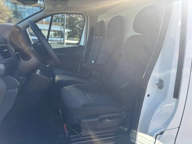 Renault TRAFIC 2.0DCI L2H1 Automaat Airco Navi Cruisecontrol Trekhaak Dubbelschuifdeur BPM VRIJ NIEUW