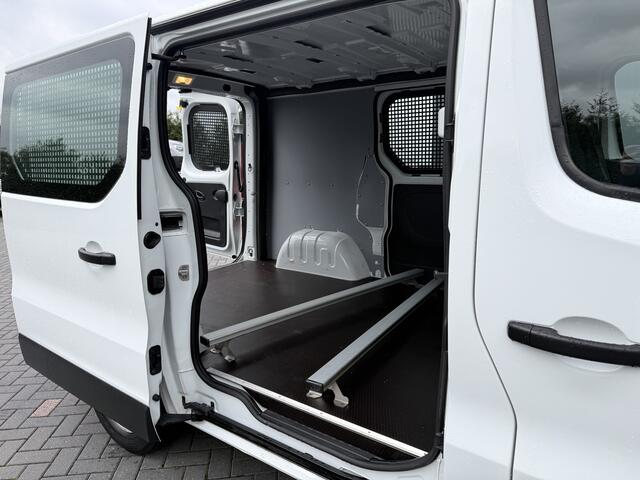 Renault TRAFIC 2.0 dCi 145 PK AUTOMAAT / L1H1 / 2x SCHUIFDEUR / TREKHAAK / AIRCO / CRUISE / 3-ZITS / LED