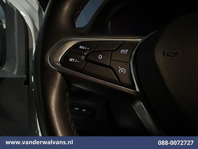 Renault TRAFIC 2.0 dCi 131pk L2H1 Euro6 Airco | Navigatie | LED | Cruisecontrol | Parkeersensoren Bijrijdersbank, 2500kg trekvermogen