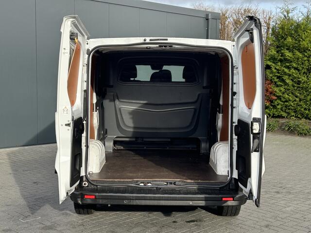 Renault TRAFIC 2.0 dCi / L2H1 / DUBBEL CABINE / 6-PERSOONS DUBBELE CABINE / AIRCO / CRUISE / NAVI / BLUETOOTH / 3-ZITS / PDC
