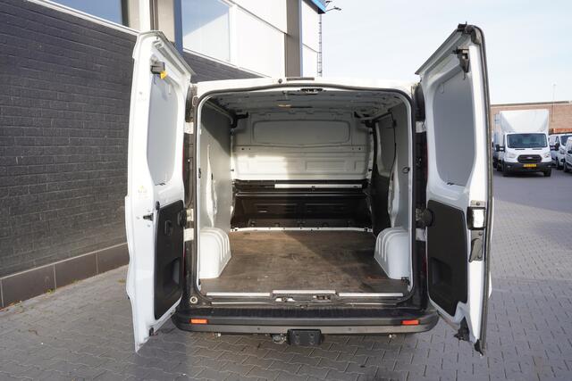 Renault TRAFIC 2.0 dCi 120PK EURO 6 - Airco - Navi - Cruise - ¤ 15.900,- Excl.