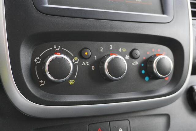 Renault TRAFIC 2.0 dCi 120PK EURO 6 - Airco - Navi - Cruise - ¤ 15.900,- Excl.