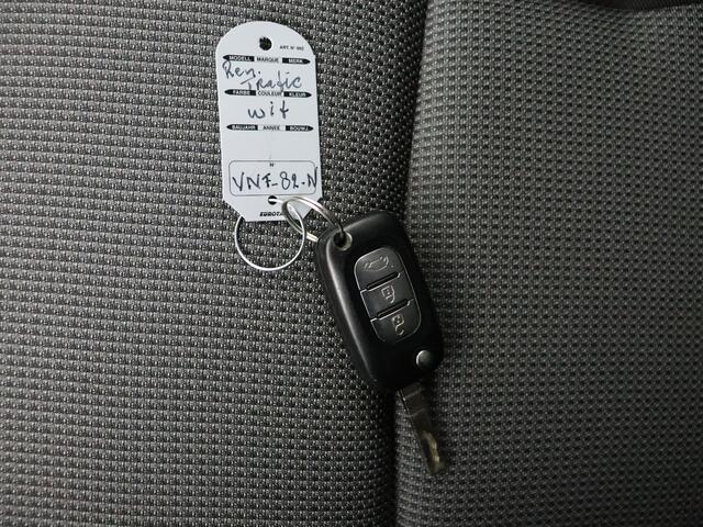 Renault TRAFIC 2.0DCi 145PK Lang | Airco | Cruise | 3-Persoons