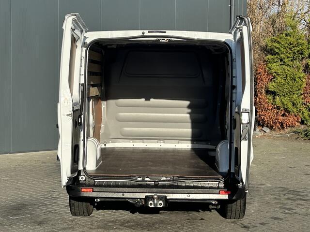 Renault TRAFIC 2.0 dCi 110 PK / L2H1 / TREKHAAK / 31.141 KM !! / 1e EIG. / AIRCO / CRUISE / 3-ZITS / APPLE CARPLAY / LED