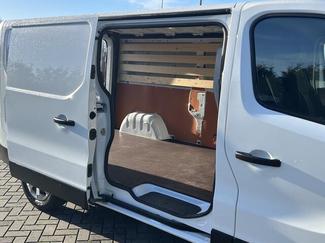 Renault TRAFIC 2.0 dCi 110 PK / L2H1 / TREKHAAK / 31.141 KM !! / 1e EIG. / AIRCO / CRUISE / 3-ZITS / APPLE CARPLAY / LED