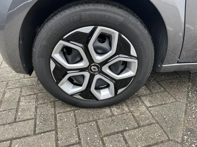 Renault TWINGO Z.E. R80 E-Tech Equilibre 22 kWh / Demo Zuidoost / Vraag naar beschikbaarheid