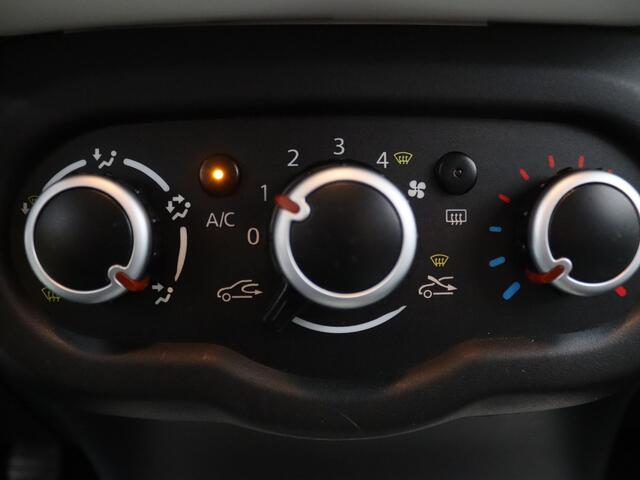 Renault TWINGO 70pk SCe Limited Airco | Radio | Parkeersens. achter | 15"