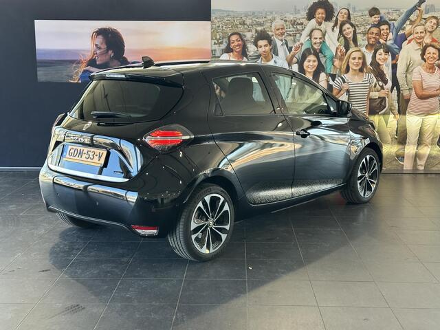Renault ZOE R135 Iconic 52 kWh NAVIGATIE | ACHTERUITRIJCAMERA | PARKEERSENSOREN ACHTER | CLIMATE CONTROL