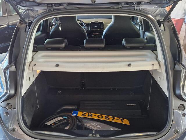 Renault ZOE R110 Iconic 41 kWh (ex Accu) NAVIGATIE | ACHTERUITRIJCAMERA | PARKEERSENSOREN ACHTER | CLIMATE CONTROL