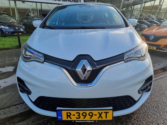 Renault ZOE E-TECH ELECTRIC R135 Intens 50 (KoopBatterij) / incl. BTW / excl. Overheidssubsidie CCS SNELLADER / Parkeersensoren V+A / Easy link Navi / Achteruitrijcamera / Airco / Keyless entry