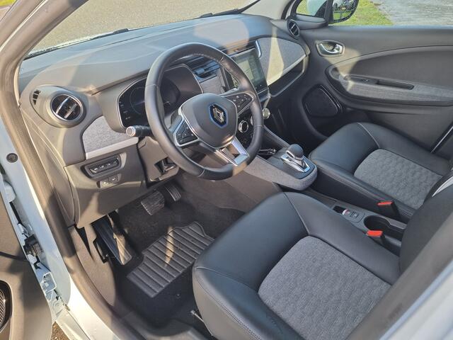 Renault ZOE E-TECH ELECTRIC R135 Intens 50 (KoopBatterij) / incl. BTW / excl. Overheidssubsidie CCS SNELLADER / Parkeersensoren V+A / Easy link Navi / Achteruitrijcamera / Airco / Keyless entry