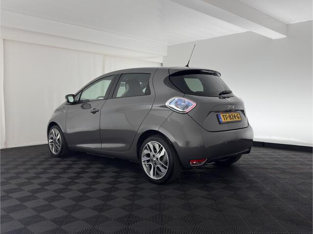 Renault ZOE (inclusive-battery) Q90 Bose Quickcharge 41 kWh Edition One {SOH-92%} LUXURY-LEATHER | FULL-LED | DIGI-COCKPIT | HEATED-COMFORTSEATS | BOSE-PREMIUM-AUDIO | CAMERA | R-LINK | PDC | PRIVACY-GLASS | 17"ALU*