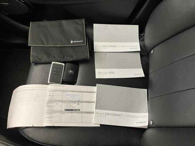 Renault ZOE R135 Edition One 52 kWh / Koopaccu! / Lederen Bekleding / Navigatie / 17 Inch Wielen / Camera / Stoel- en Stuurverwarming / Camera /