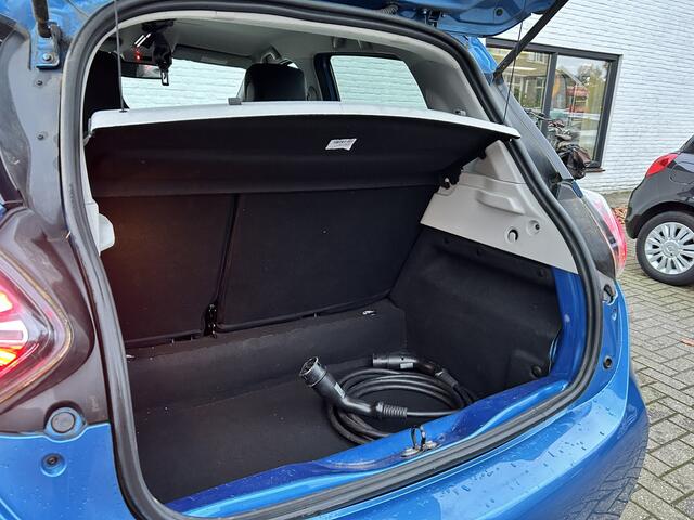 Renault ZOE R135 Intens 52 kWh | Achteruitrijcamera | Parkeersensoren | Stoelverwarming | Stuurverwarming