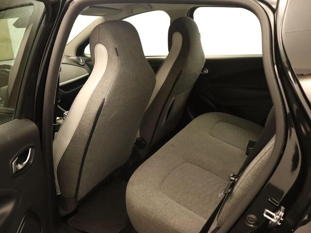 Renault ZOE R135 Intens 52 kWh (ex Accu) - SOH 91,8%! - 3 FASE LADEN - KEYLESS ENRTY & START - STUUR EN STOEL VERWARMING - PARKEERSENSOREN VOOR EN ACHTER - ACHTERUITRIJ CAMERA - CRUISE CONTROL - MULTIMEDIA VOORBEREIDING