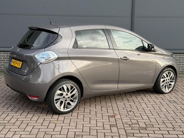 Renault ZOE R90 Bose 41 kWh (ex Accu) / Dealer Onderhouden / Navigatie / Climate Control / Achteruitrijcamera / Stoelverwarming /