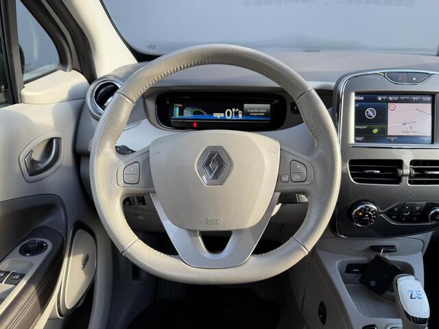 Renault ZOE R90 Bose 41 kWh (ex Accu) / Dealer Onderhouden / Navigatie / Climate Control / Achteruitrijcamera / Stoelverwarming /