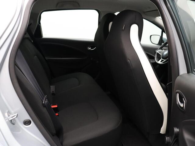 Renault ZOE R135 Zen 52 kWh | Koopaccu l Navigatie l Climate control l Dealer onderhouden |