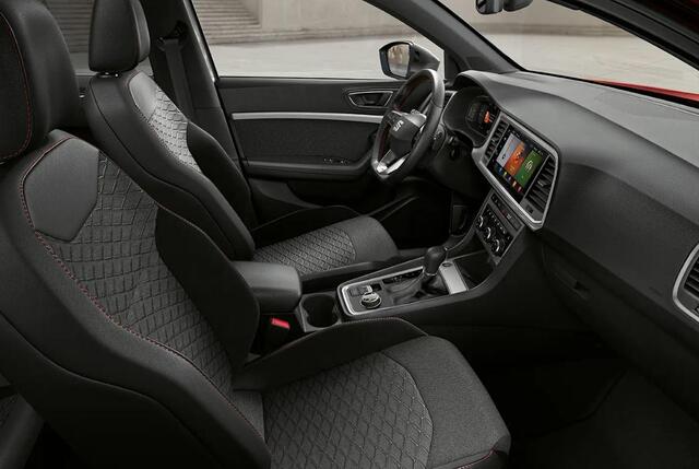 Seat ATECA FR Business Intense 1.5 TSI 150 pk | Trekhaak | Adaptive cruise control | Achteruitrijcamera | Keyless