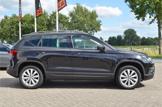 Seat ATECA 1.0 EcoTSI Virtual Cockpit | Carplay | a.Camera | LED koplampen | Metallic zwart | Getint glas | Climate | Cruise | LMV