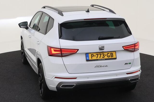 Seat ATECA 1.5 TSI 150pk DSG FR Business Intense Panorama Beats Trekhaak LED Navigatie Stoelverwarming