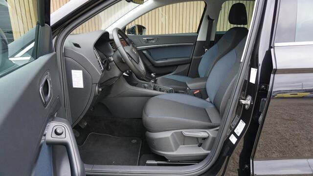 Seat ATECA 1.5 TSI 150pk Style Business Intense LED Trekhaak Navi Clima DAB 17inch LM *NL auto* 62464km! 1e eigenaar!