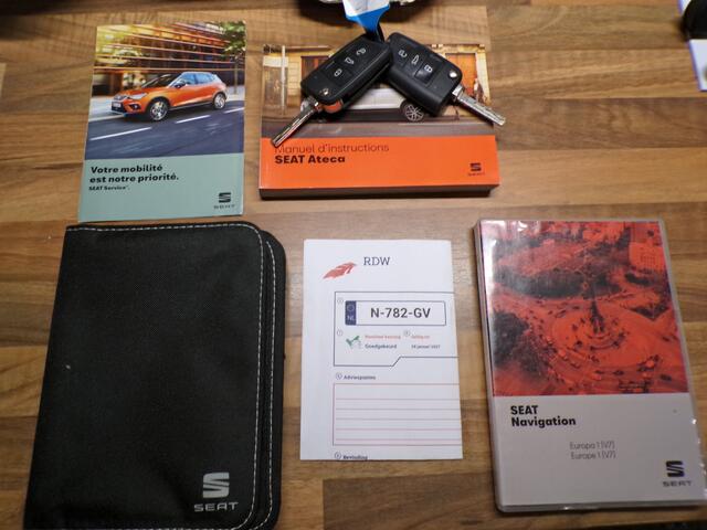 Seat ATECA 1.5 TSI FR Business Intense 150 pk /Panoramadak/apple carplay/led/18inc/camera