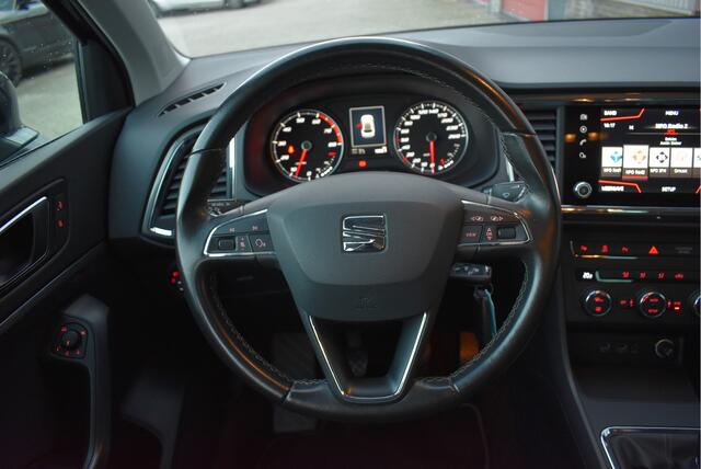 Seat ATECA 1.5 TSI Style Business Intense Cruise control, Trekhaak, Carplay, Camera, PDC, DAB