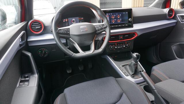 Seat Arona 1.0 TSI 95pk FR-Line Full LED App-Connect Virtual Cockpit Sfeerverlichting 17inch LM Clima *NL Auto* 10550km! 1e Eigenaar!