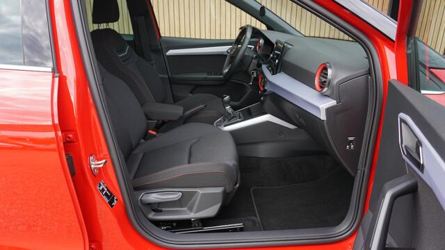 Seat Arona 1.0 TSI 95pk FR-Line Full LED App-Connect Virtual Cockpit Sfeerverlichting 17inch LM Clima *NL Auto* 10550km! 1e Eigenaar!