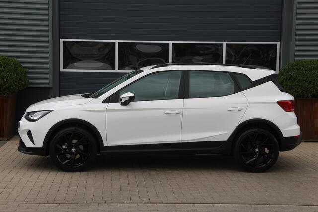 Seat Arona 1.0 TSI Reference | CarPlay | Camera | Navi | Airco | Cruise | Lane assist | Front assist | Seat connect | LMV18'' Goede banden | Rijdt erg zuinig | Hoge instap | Zeer nette auto