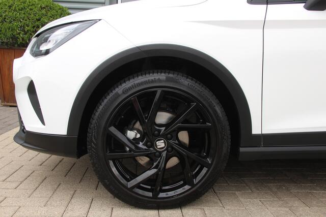 Seat Arona 1.0 TSI Reference | CarPlay | Camera | Navi | Airco | Cruise | Lane assist | Front assist | Seat connect | LMV18'' Goede banden | Rijdt erg zuinig | Hoge instap | Zeer nette auto