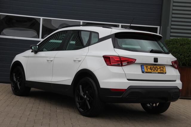 Seat Arona 1.0 TSI Reference | CarPlay | Camera | Navi | Airco | Cruise | Lane assist | Front assist | Seat connect | LMV18'' Goede banden | Rijdt erg zuinig | Hoge instap | Zeer nette auto